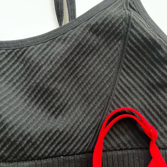 NWOT Set of PINK Victoria's Secret Crop Tops - Picture 7 of 14